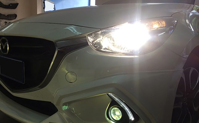 Độ đèn Mazda 2 siêu sáng
