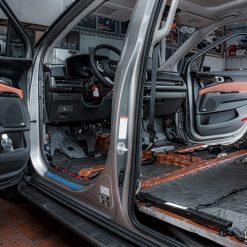 Cách âm khoang máy cho mọi loại xe tại HPCAR 14 cach am vach ngan giua khoang may va cabin scaled
